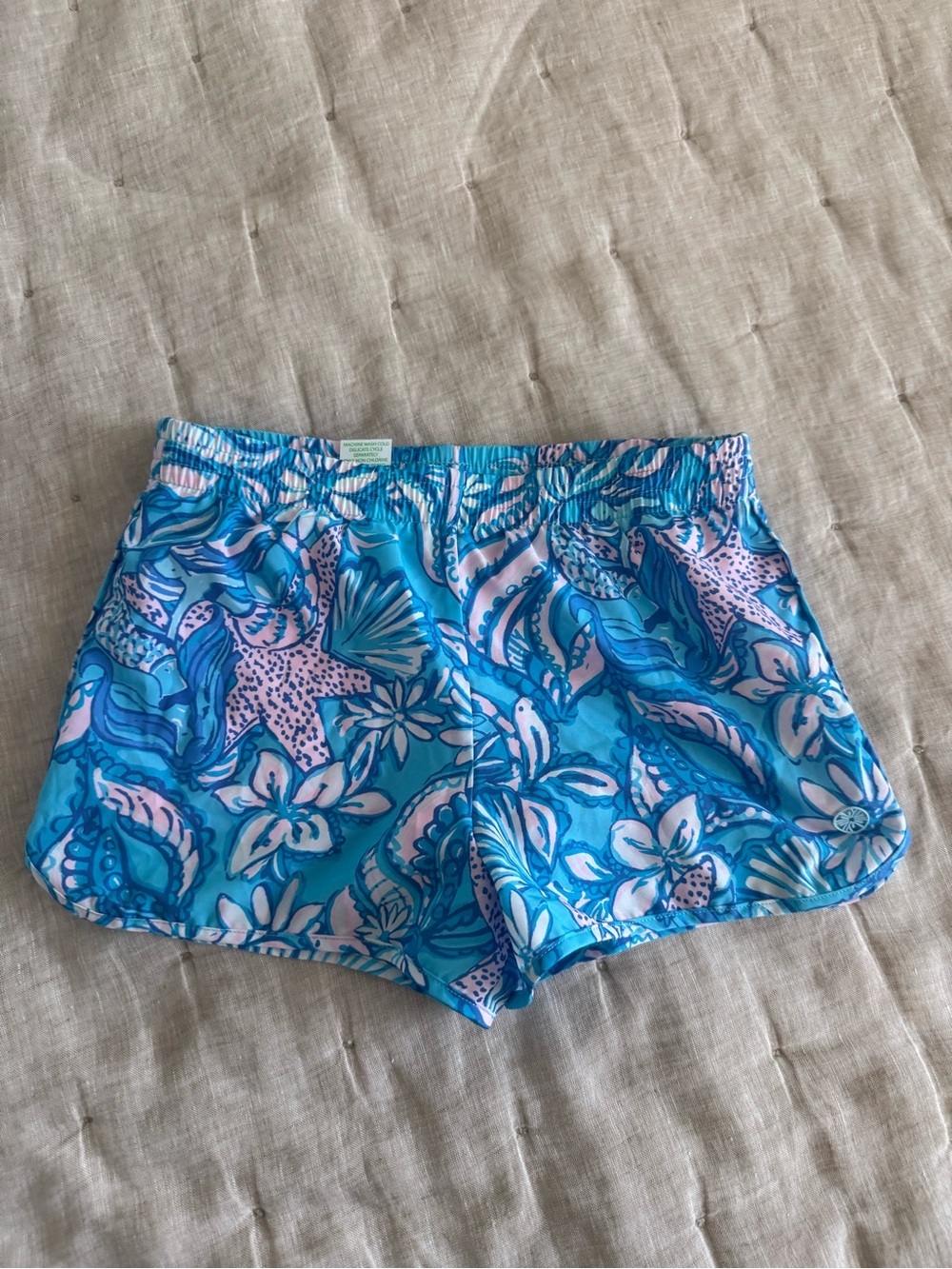 Lilly Pulitzer Luxletic kids shorts size medium 6-7 EUC